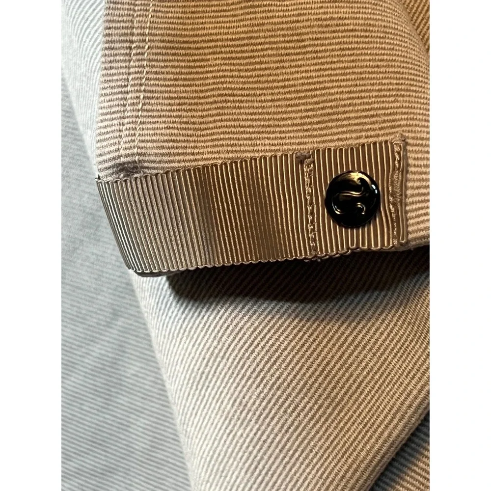 Lululemon Light Gray Studio Wrap Scarf Top Snap Button‎ Athletic Cover Up